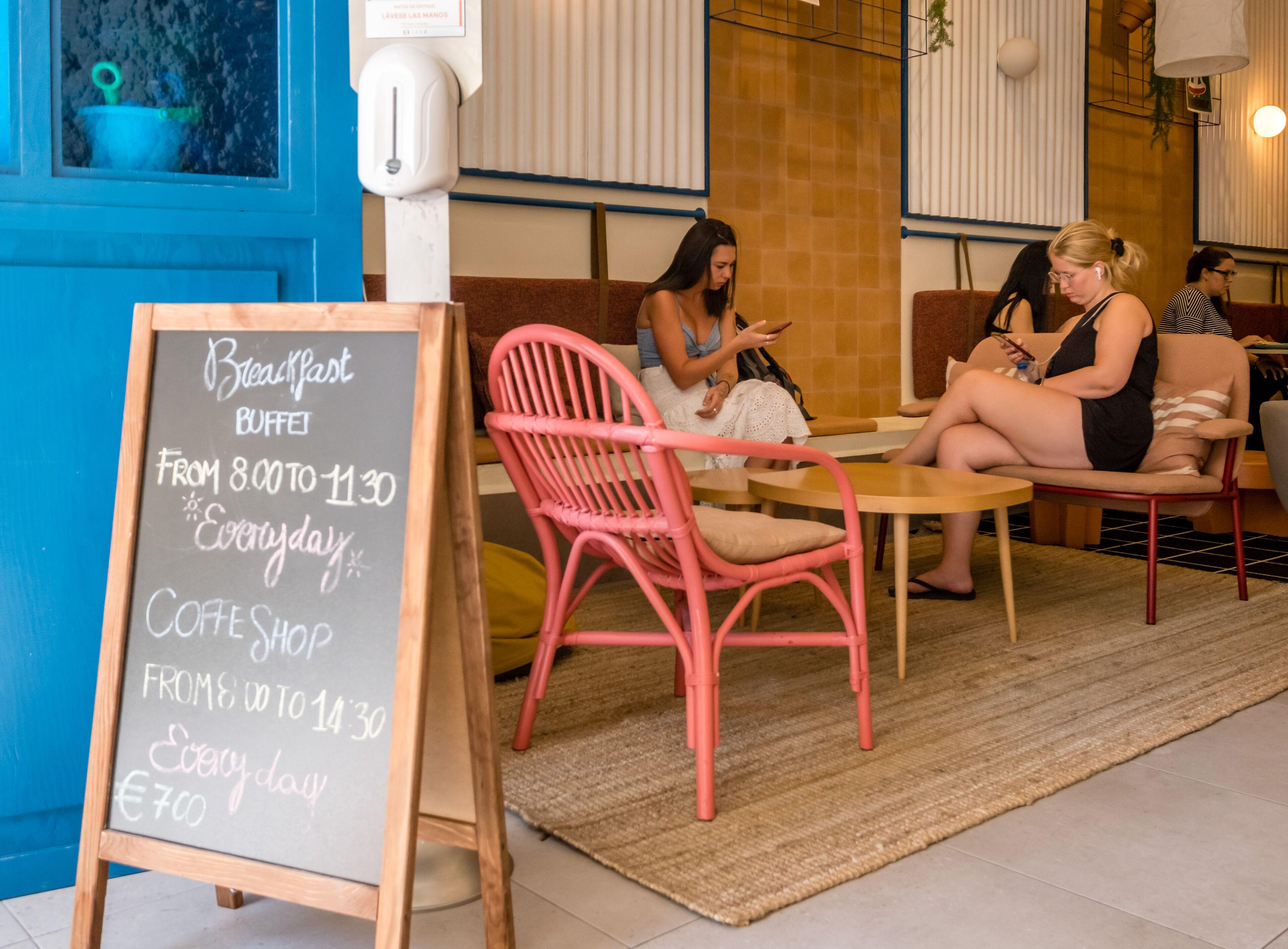Amistat Beach Hostel Barcelona — Foto 3
